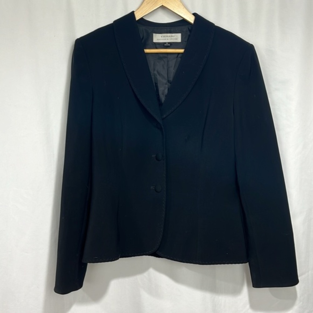 Tahari ASL Women’s Career Blazer Black size 10 3 button